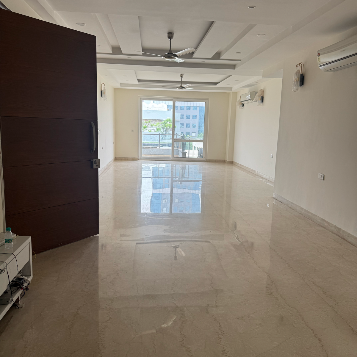 3 BHK + Pooja Room,Servant Room,Study Room 340 Sq.Yd. Builder Floor in DLF Central Arcade