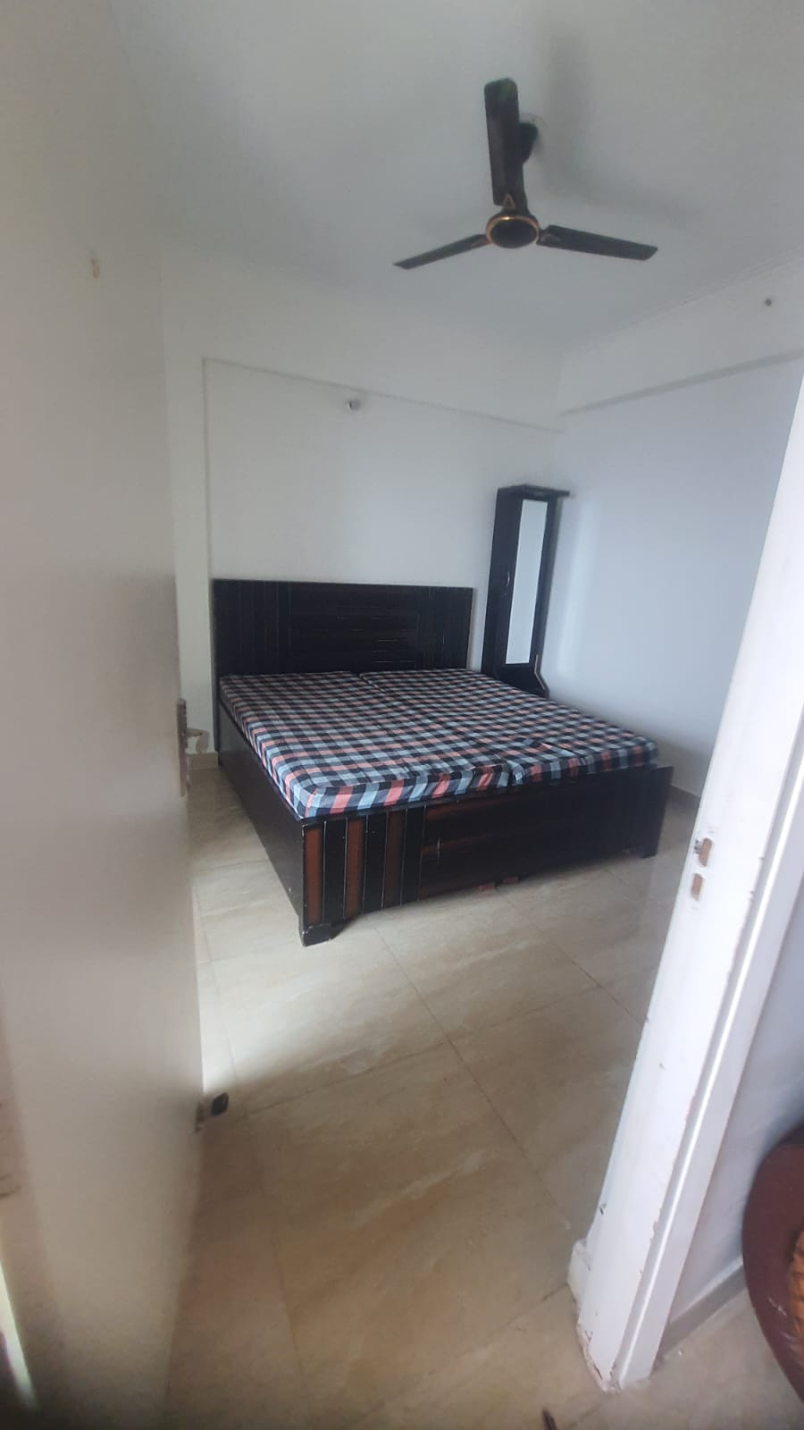 1 BHK Apartment For Rent in Dhanlaxmi Properties