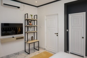 Room in 4 BHK Villa at Nagoa – for Sale