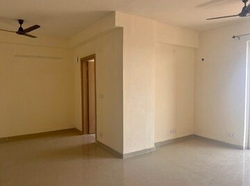 Room in 3.5 BHK Apartment at DLF Express Greens, Manesar Sector 1a – for Rent