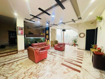 Living Room in 3 BHK Apartment at Gomti Nagar – for Rent