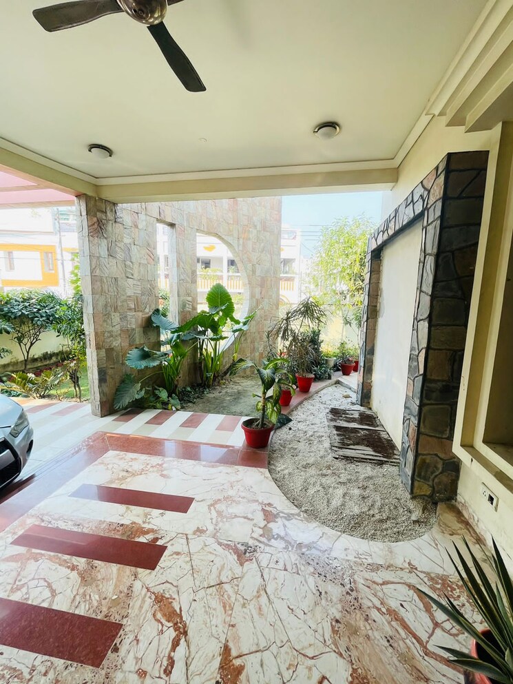  Parking, gomti nagar 3 Bedroom 2350 Sq.Ft. Apartment In Gomti Nagar Lucknow 8837115