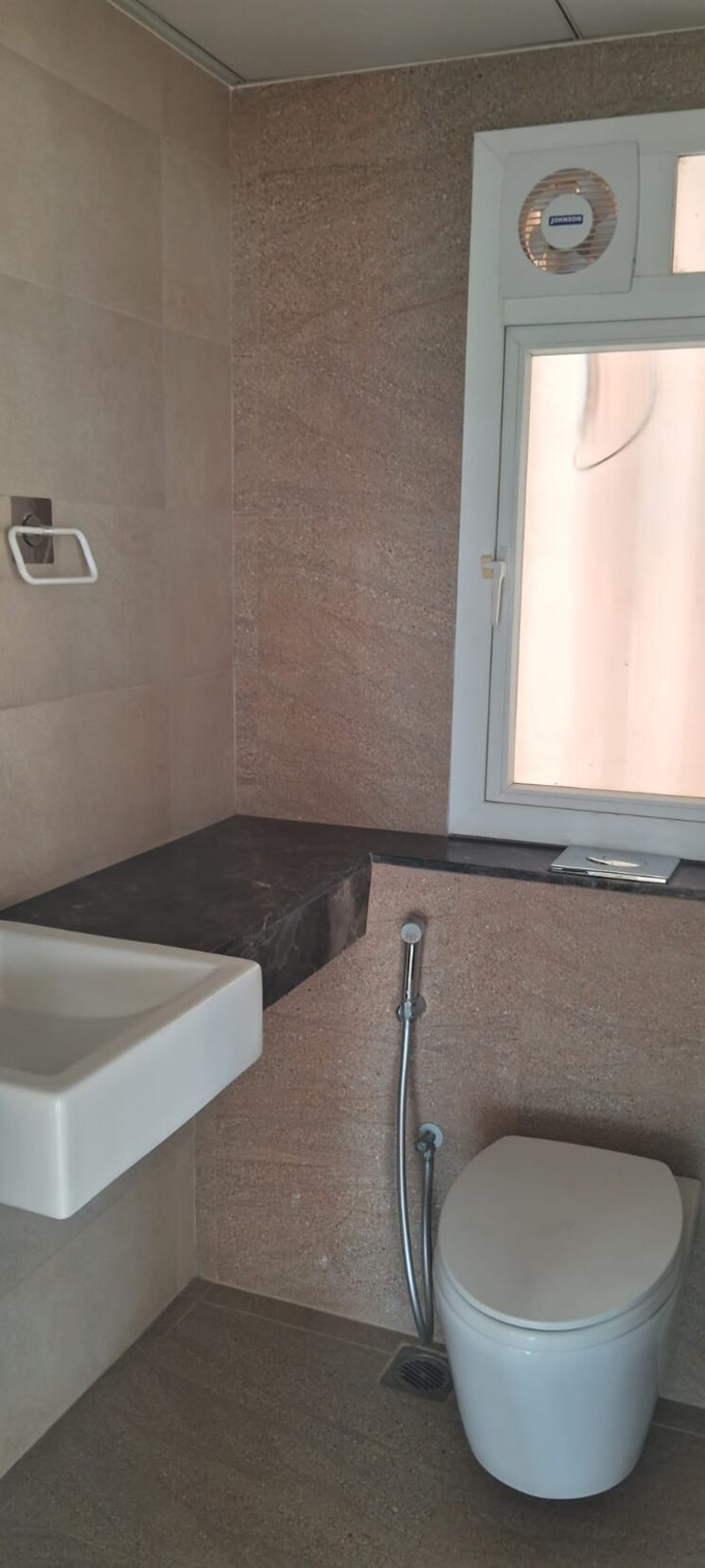 Bathroom, mantri-elegance 3 Bedroom 1880 Sq.Ft. Apartment In Bannerghatta Road Bangalore 8837107