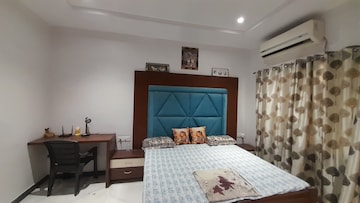 Bedroom in 4 BHK Villa at Bhatagaon – for Rent