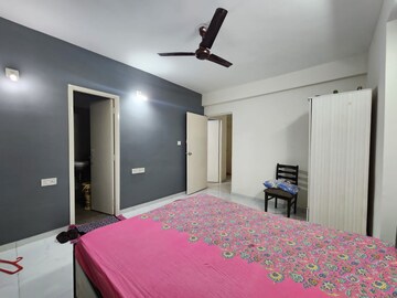 Bedroom in 2 BHK Apartment at Makarba – for Rent