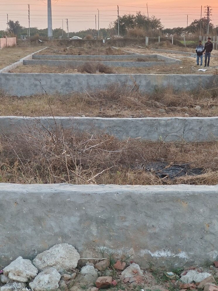 undefined, sector 12  300 Sq.Yd. Plot In Sector 12 Noida 8837181