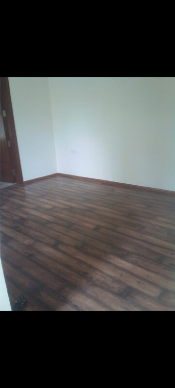 Room in 3 BHK Builder Floor at Greater Kailash I – for Rent