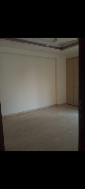 Room in 3 BHK Builder Floor at Greater Kailash I – for Rent