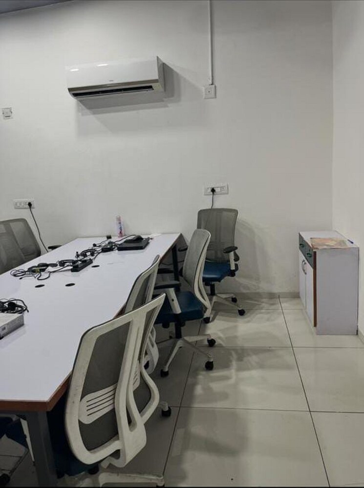 Team Area, gota Commercial Office Space 625 Sq.Ft. In Gota Ahmedabad 8837189