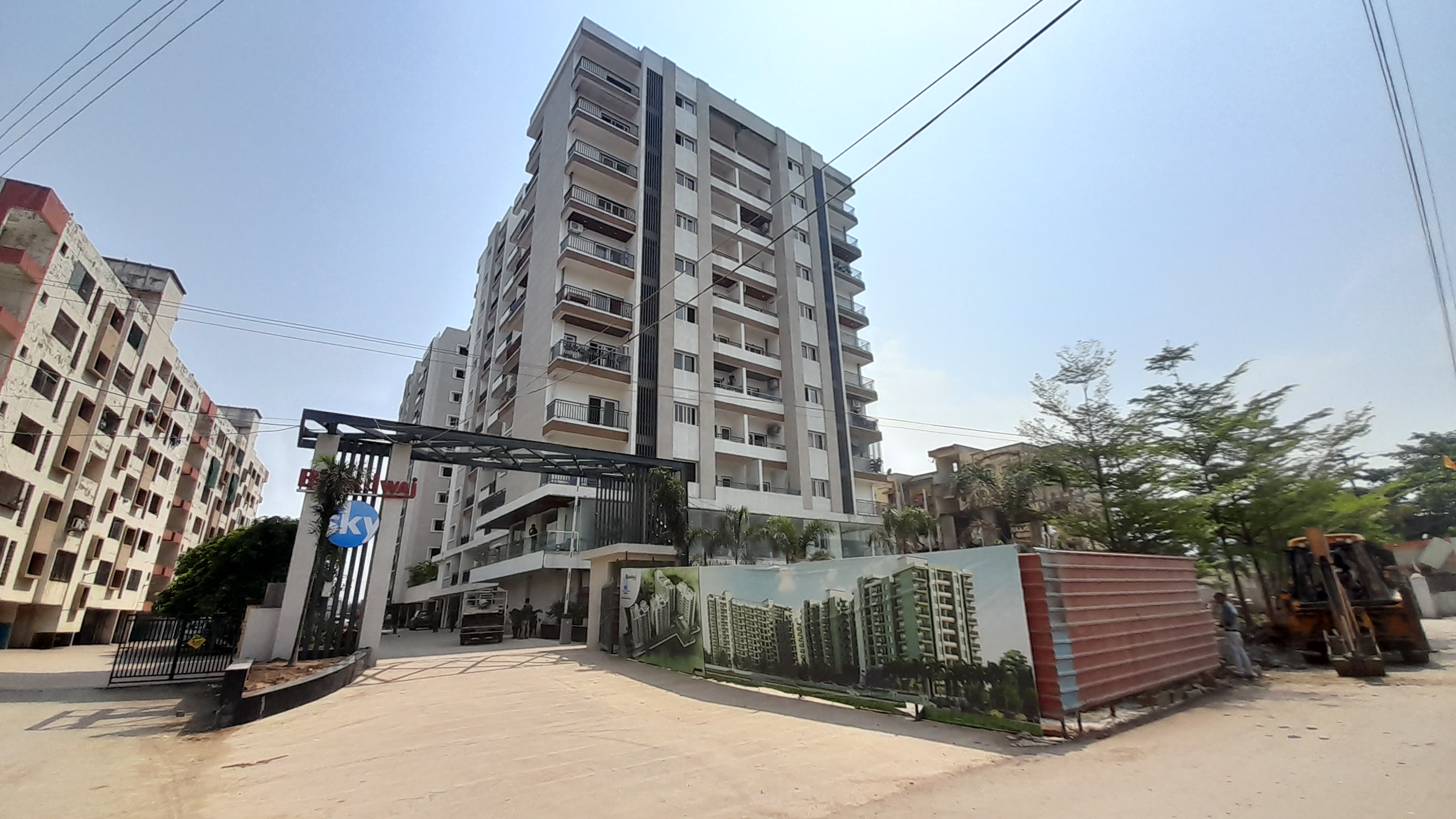 3 BHK + Extra Room Apartment For Rent in Bd Sky 