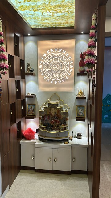 Furnished Amenities in 3 BHK Apartment at Hiranandani Meadows, Manpada – for Rent