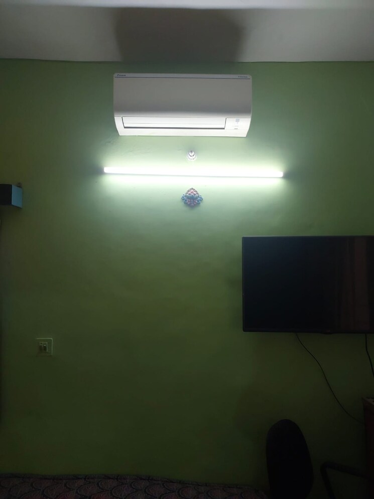 undefined, kalkaji 1 RK 250 Sq.Ft. Apartment In Kalkaji Delhi 8837442