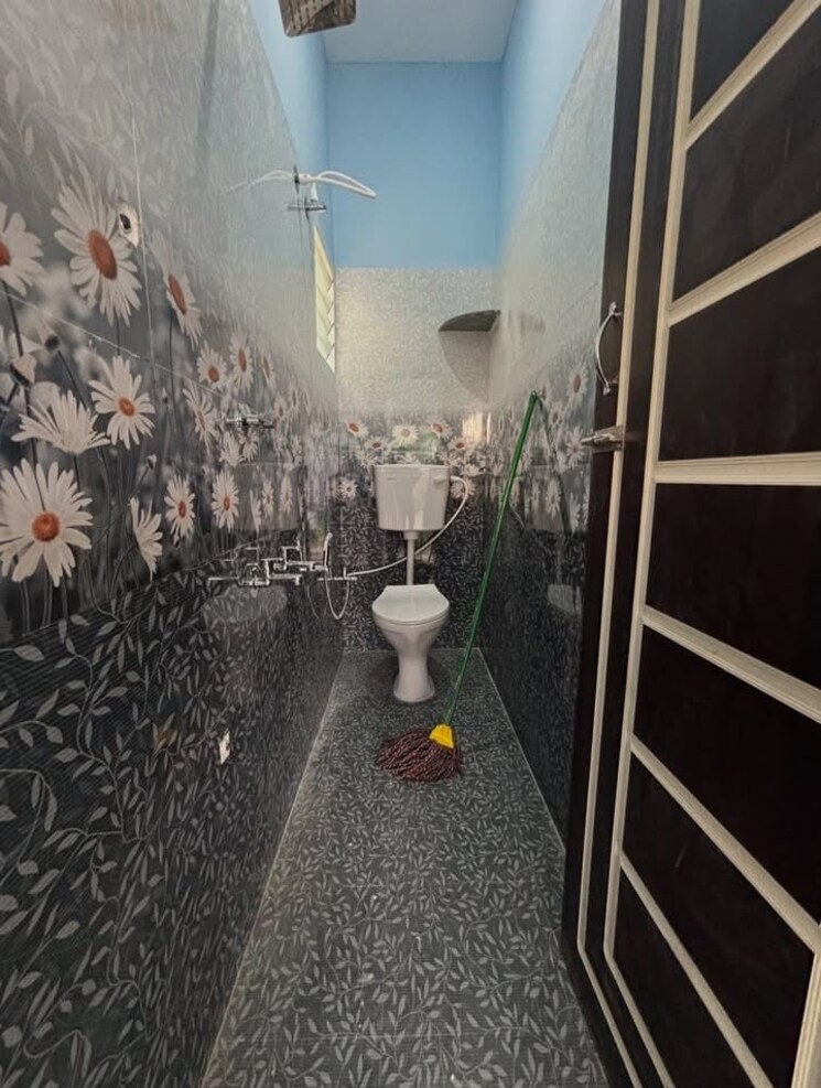 Bathroom, sector 31 4 Bedroom 3600 Sq.Ft. Builder Floor In Sector 31 Faridabad 8837375
