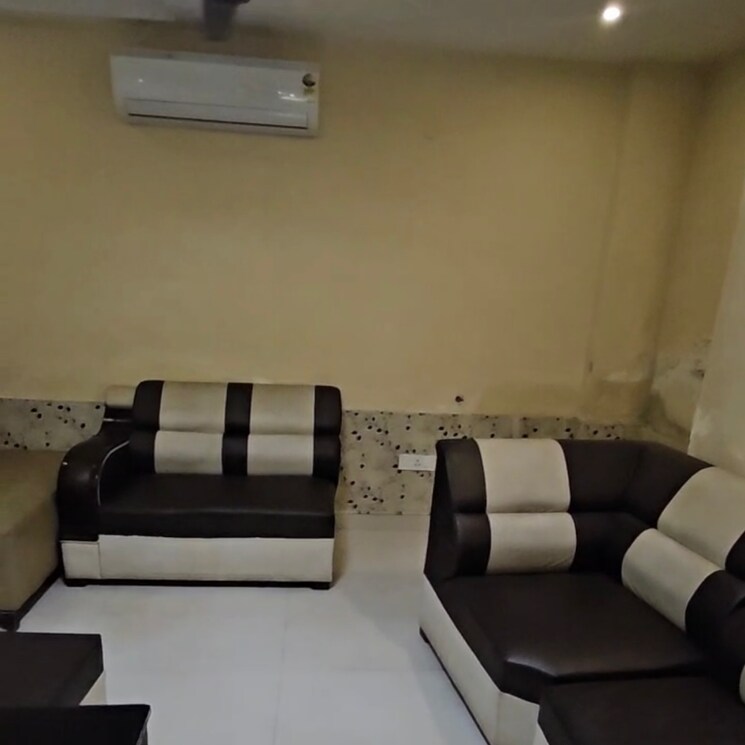 Team Area, dlf-central-arcade 2 Bedroom 200 Sq.Yd. Builder Floor In Sector 25 Gurgaon 8837384