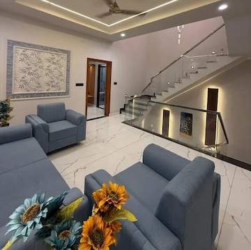 Master Bedroom in 3.5 BHK Builder Floor at Sector 33 – for Rent