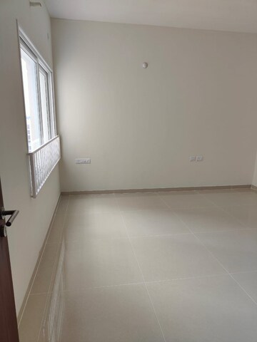 Room in 3.5 BHK Apartment at LnT Raintree Boulevard, Hebbal – for Sale