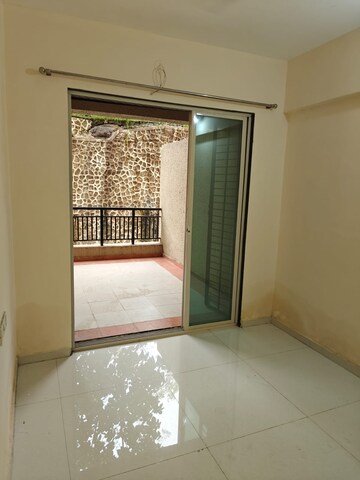 Room in 3 BHK Apartment at Mohan Suburbia, Ambernath West – for Rent