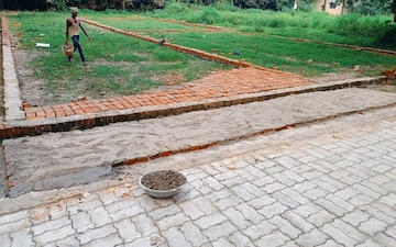 Land For Sale in Laxmi Nagar