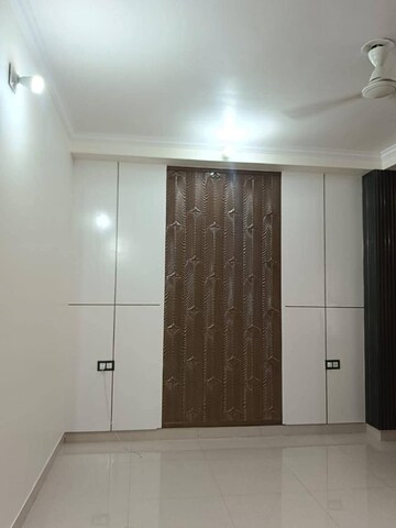 Building Lobby in 3 BHK Builder Floor at Malviya Nagar – for Rent