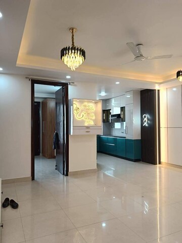 Room in 3 BHK Builder Floor at Malviya Nagar – for Rent