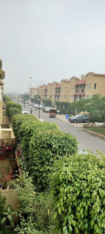 4 BHK Builder Floor – Garden View at Emaar Emerald Floors, Sector 65 - for Rent