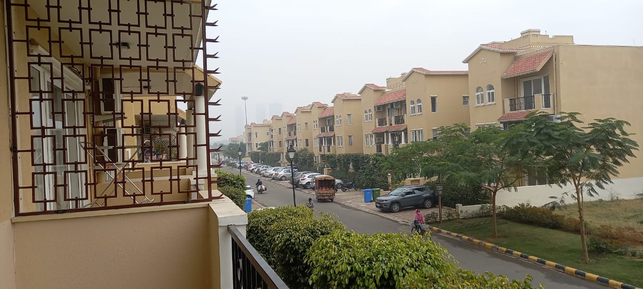 4 BHK + Extra Room 1750 Sq.Ft. Builder Floor in Emaar Emerald Floors