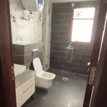 Bathroom in 3 BHK Builder Floor at Ansal Florence Classic, Sector 22 – for Sale