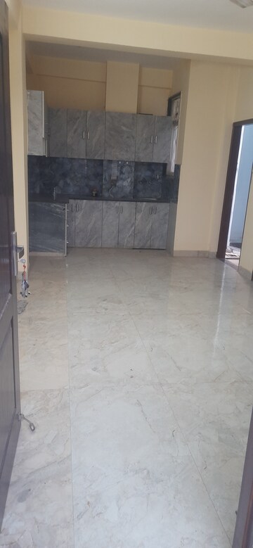 Room in 2 BHK Independent House at Gardenia Glory, Sector 46 – for Rent