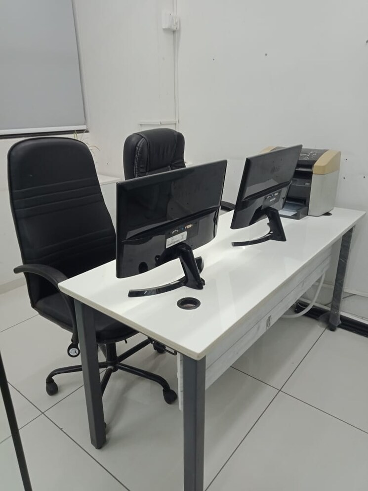 Team Area, gota Commercial Office Space 710 Sq.Ft. In Gota Ahmedabad 8837700