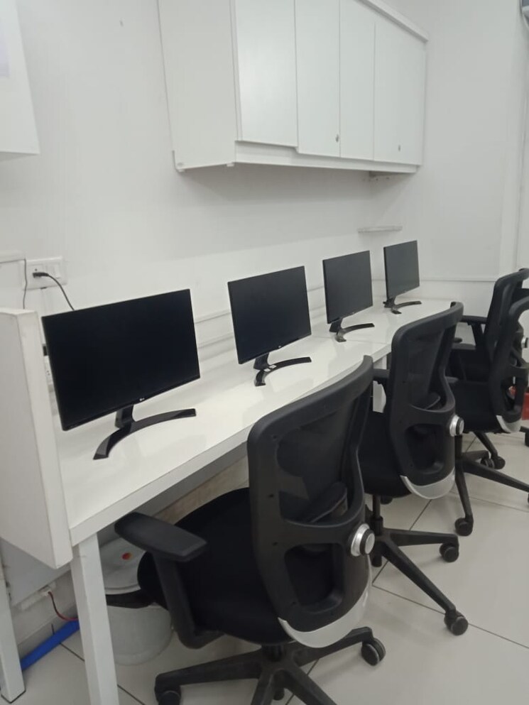 Team Area, gota Commercial Office Space 710 Sq.Ft. In Gota Ahmedabad 8837700