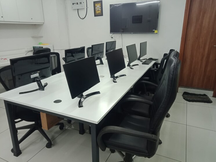 Team Area, gota Commercial Office Space 710 Sq.Ft. In Gota Ahmedabad 8837700