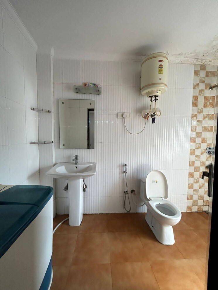 Bathroom, saket 3 Bedroom 600 Sq.Ft. Builder Floor In Saket Delhi 8837829