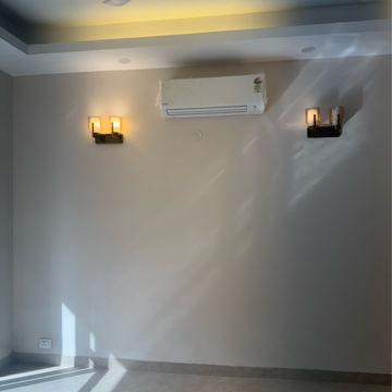 Furnished Amenities in 3 BHK Builder Floor at DLF Central Arcade, Sector 25 – for Sale