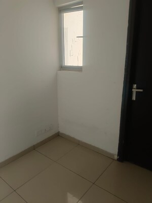 Room in 3 BHK Apartment at Nirala Greenshire Mart, Bisrakh Jalalpur – for Sale