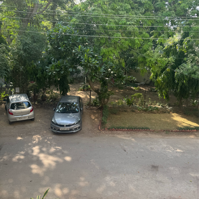  Parking, dlf-central-arcade 3 Bedroom 215 Sq.Yd. Builder Floor In Sector 25 Gurgaon 8838003