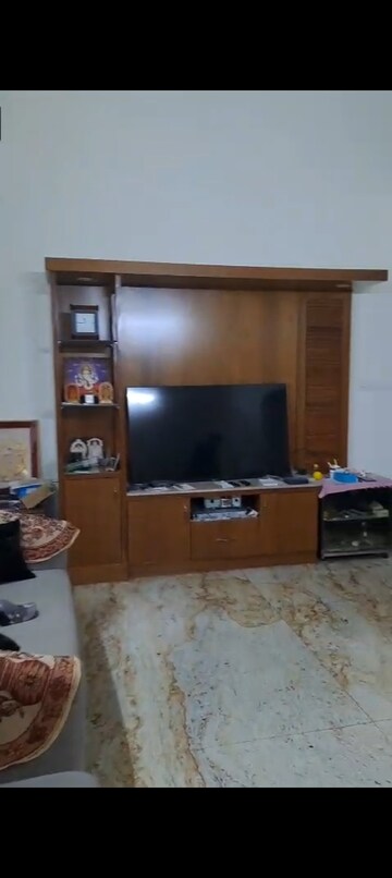 Furnished Amenities in 3.5 BHK Apartment at Hoysala Sai Shelters, Sanjay Nagar – for Rent