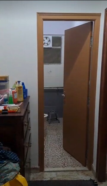 Bathroom in 3.5 BHK Apartment at Hoysala Sai Shelters, Sanjay Nagar – for Rent