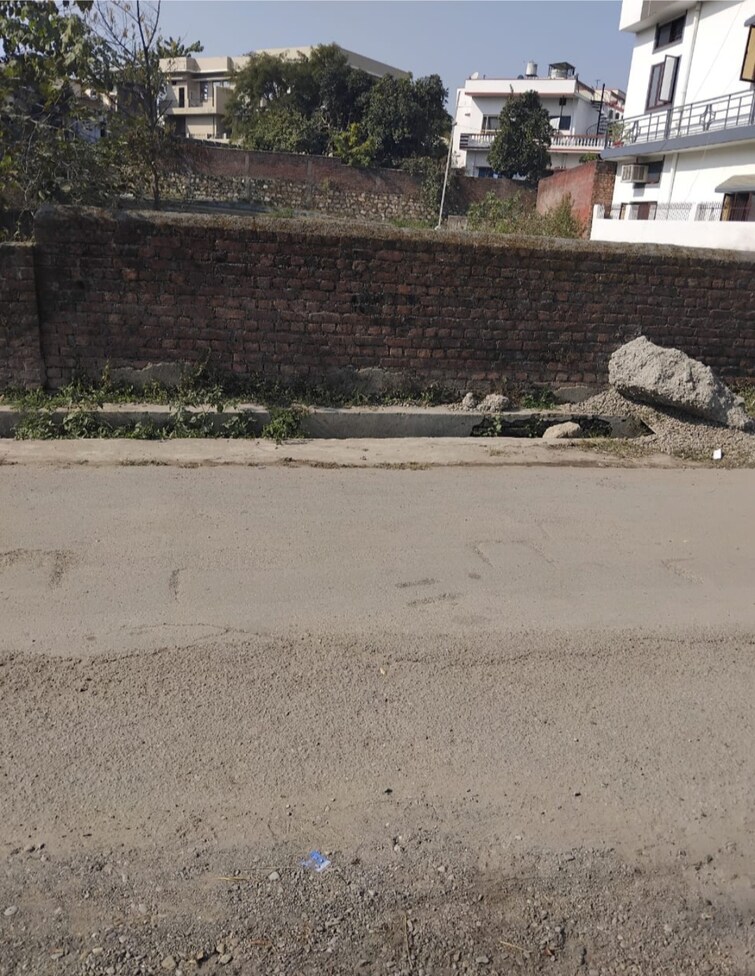 Cover Image, turner road  244 Sq.Yd. Plot In Turner Road Dehradun 8837985