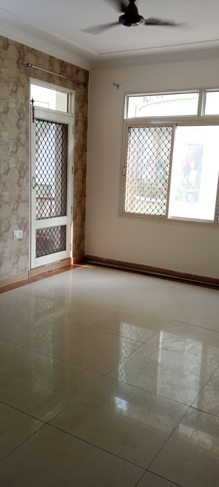Room, vip road 2 Bedroom 1292 Sq.Ft. Apartment In Vip Road Zirakpur 8837970