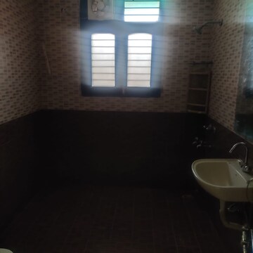 Master Bedroom in 3 BHK Villa at RWA Residential Society Sector 46, Sector 46 – for Rent