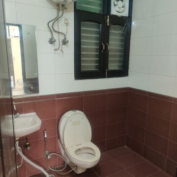 Bathroom in 3 BHK Villa at RWA Residential Society Sector 46, Sector 46 – for Rent
