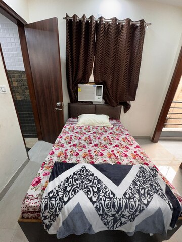 Room in  Pg at Karol Bagh – for Rent