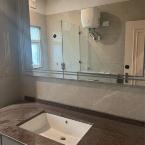 Kitchen in 3 BHK Builder Floor at DLF Central Arcade, Sector 25 – for Sale