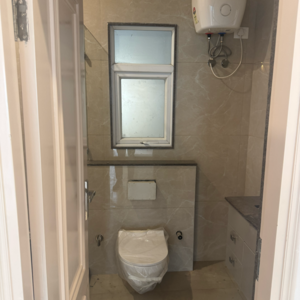 Bathroom in 3 BHK Builder Floor at DLF Central Arcade, Sector 25 – for Sale