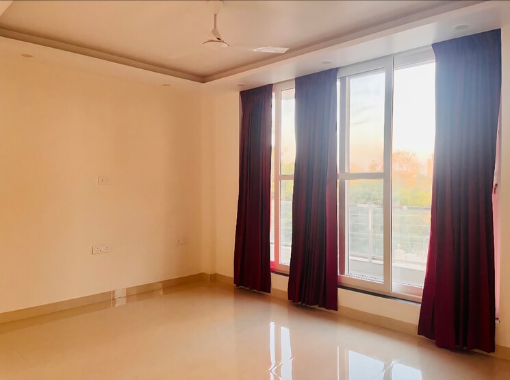 Room, hsiidc-sidco-aravali 3 Bedroom 2000 Sq.Ft. Independent House In Imt Manesar Gurgaon 8838170
