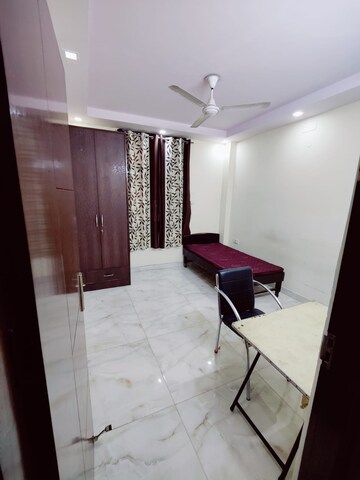 Room in  Pg at Karol Bagh – for Rent
