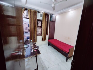 Room in  Pg at Karol Bagh – for Rent