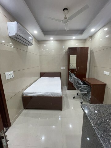 Room in  Pg at Karol Bagh – for Rent