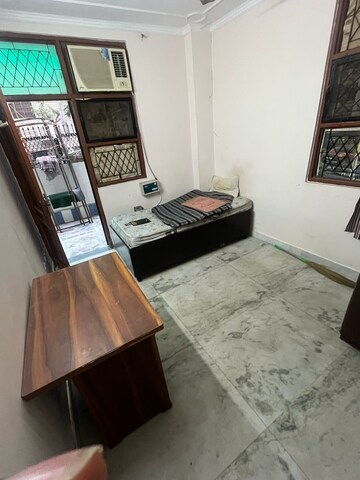 Room in  Pg at Karol Bagh – for Rent