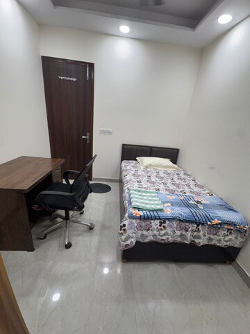  Pg For Rent in Karol Bagh